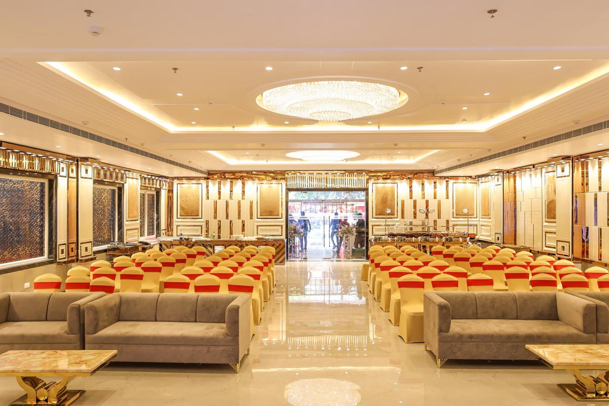 Hotel Ss Grand Kanpur Exteriör bild